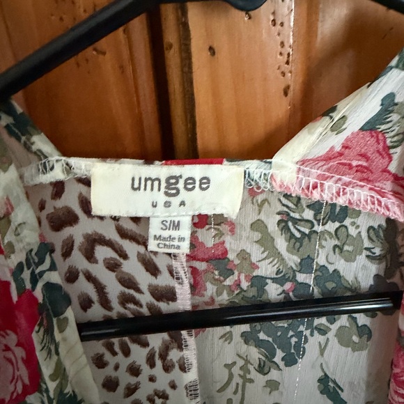 Umgee Mixed Floral and Leopard Print Lightweight Kimono in Rose and Green - Picture 2 of 3